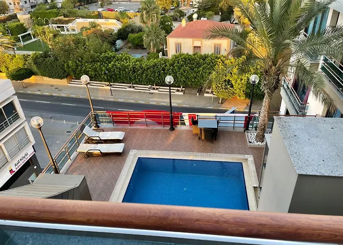Elegant 2+1 Flat In The Heart Of Kyrenia + Wifi